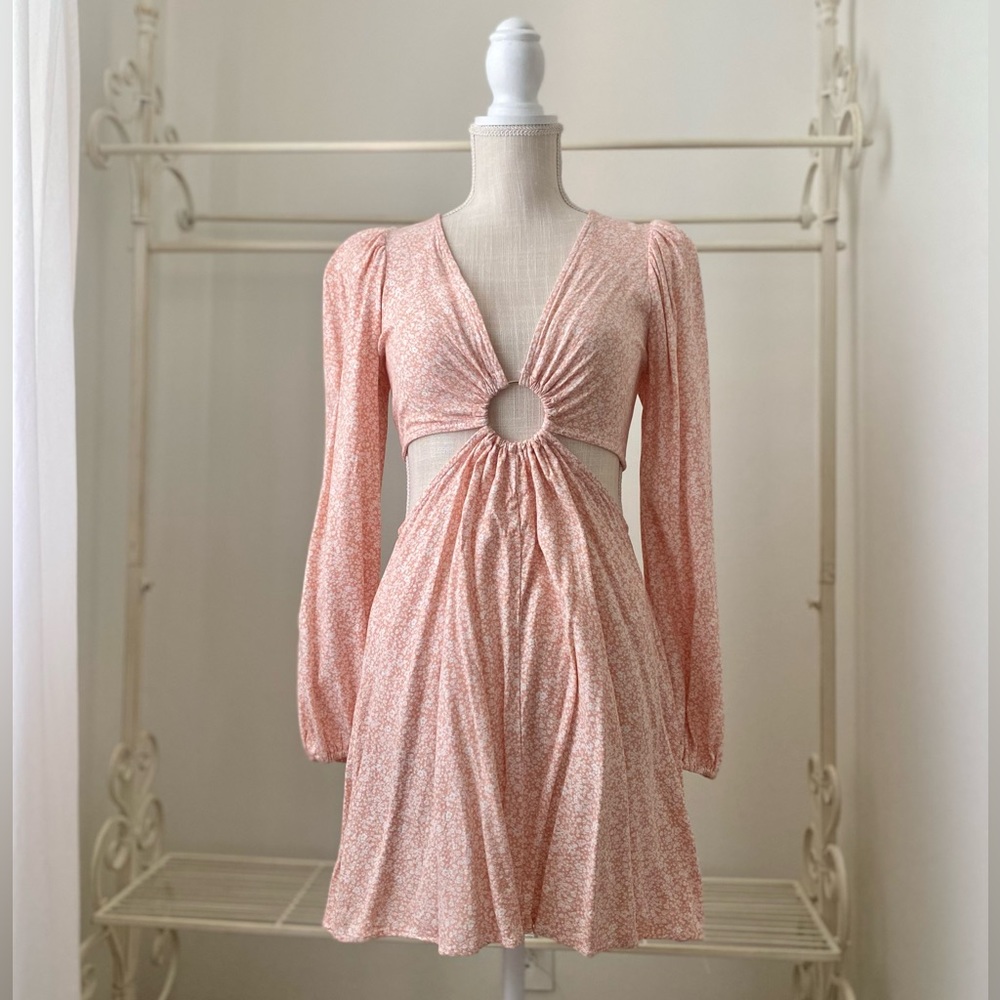 Adorable Spring/Summer Mini Cut Out Dress- Fit and Flare Skater Size Small